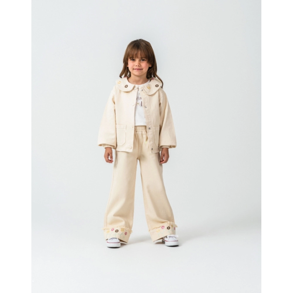 KIZ BEBE NAKIŞ DETAYLI KREM CEKET VE PANTOLON TAKIMI